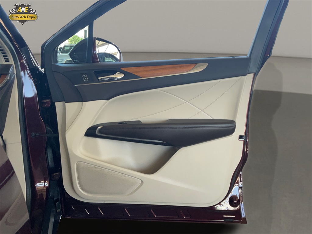 Vehicle image 40 of 59