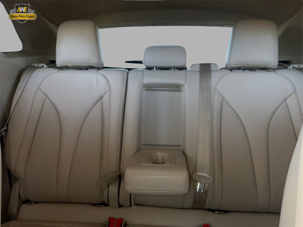 Vehicle image 21 of 59