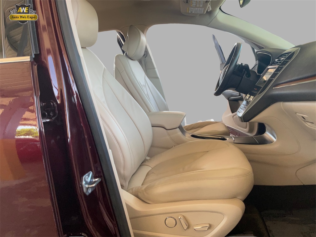 Vehicle image 23 of 59