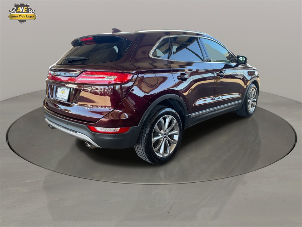 Vehicle image 4 of 59
