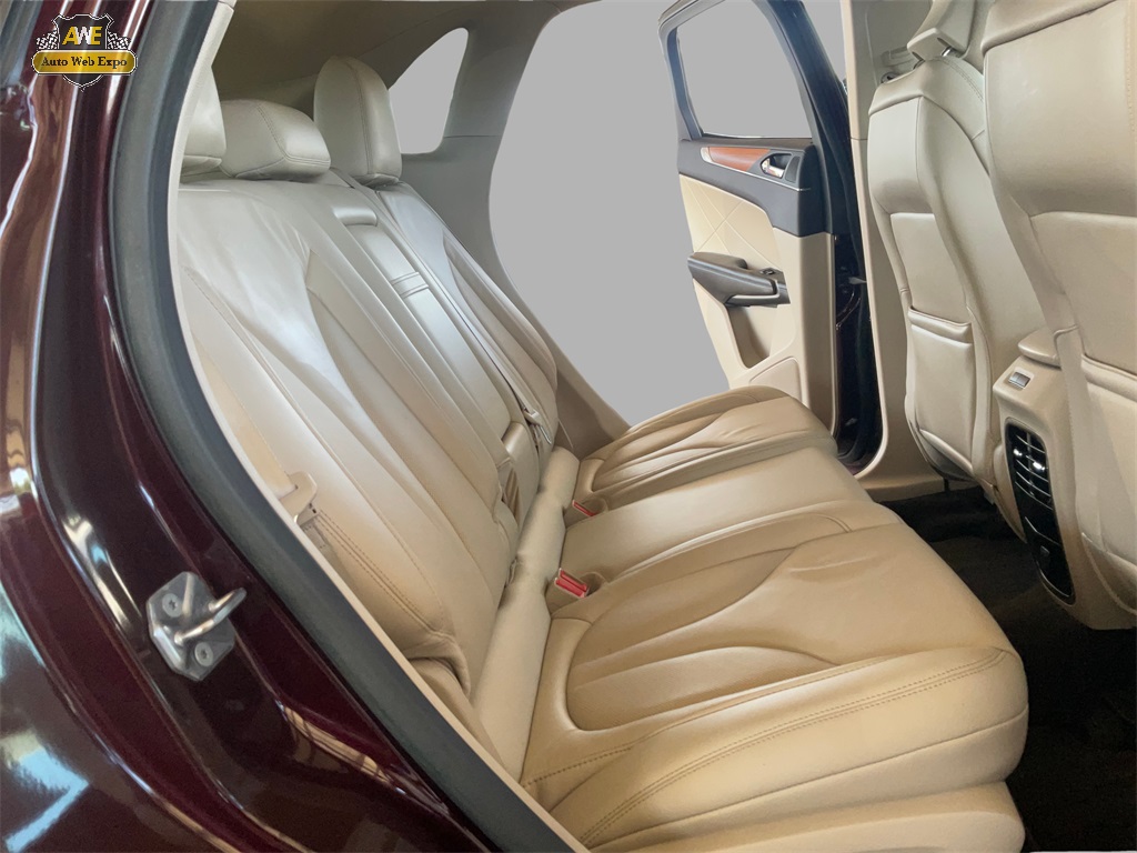 Vehicle image 17 of 59