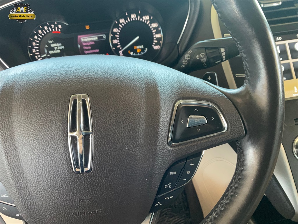 Vehicle image 28 of 59