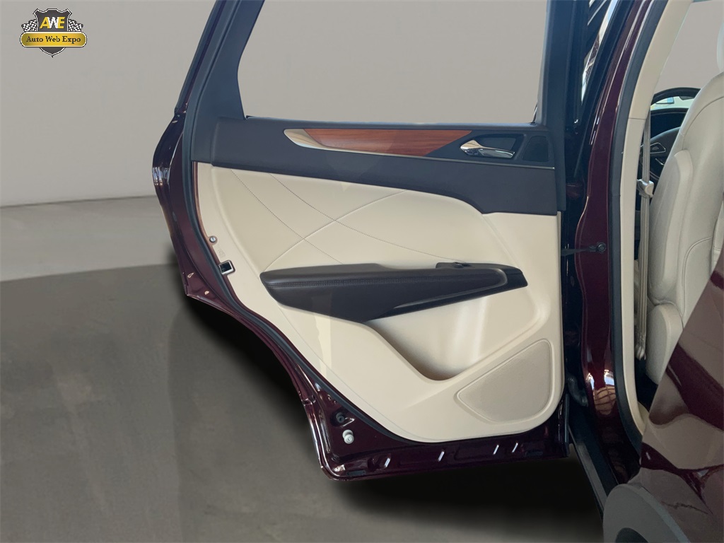 Vehicle image 57 of 59