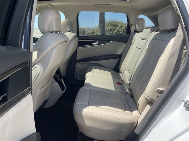 Vehicle image 13 of 36