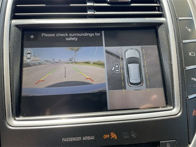 Vehicle image 21 of 36