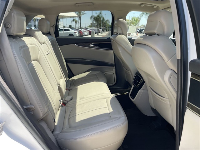 Vehicle image 12 of 36