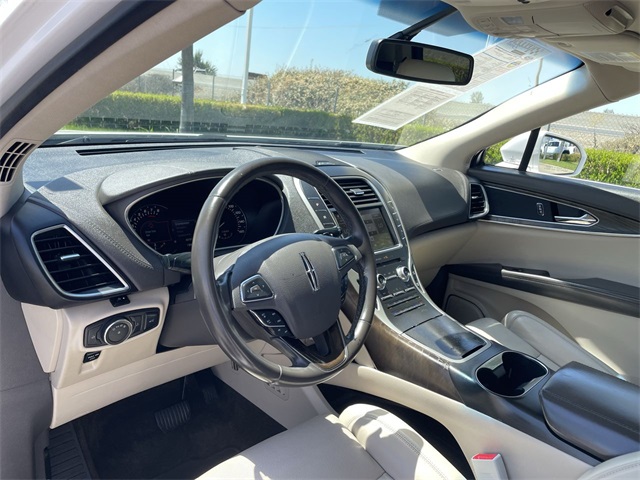 Vehicle image 16 of 36