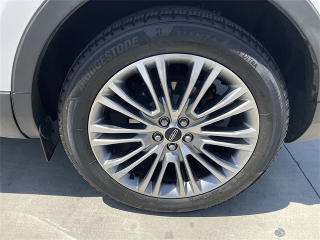 Vehicle image 10 of 36