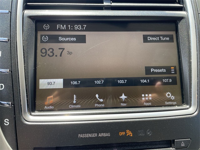 Vehicle image 24 of 36