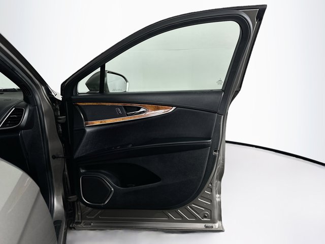 2017 Lincoln MKX Reserve Image 18 of 30