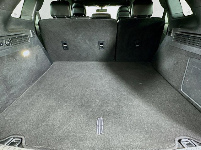 2017 Lincoln MKX Reserve Image 11 of 30