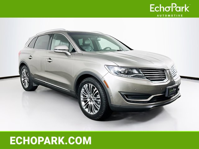 2017 Lincoln MKX Reserve Image 2 of 30