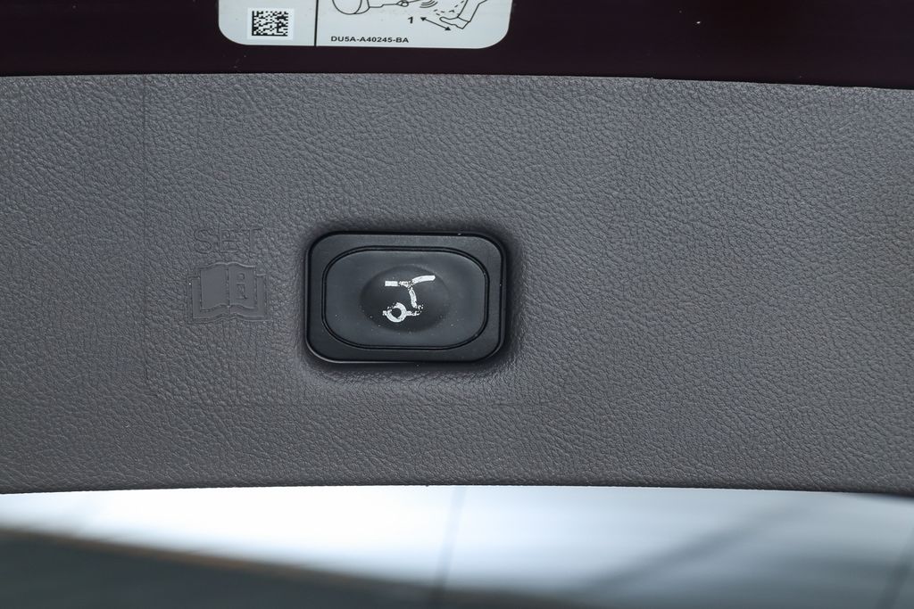 2017 Lincoln MKX Reserve Image 67 of 82