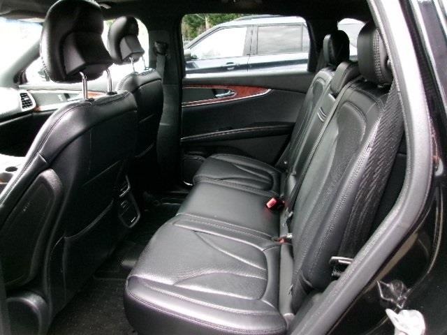 Vehicle image 8 of 10