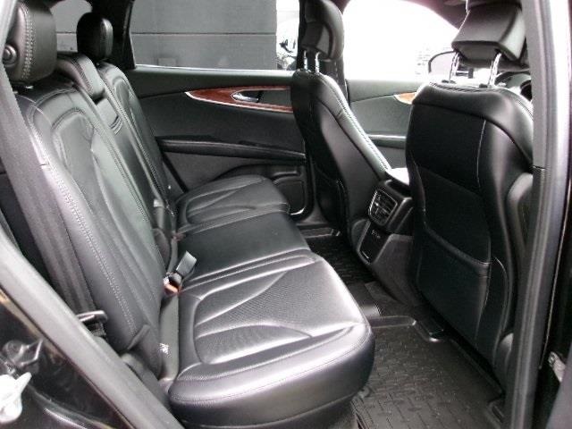 Vehicle image 7 of 10