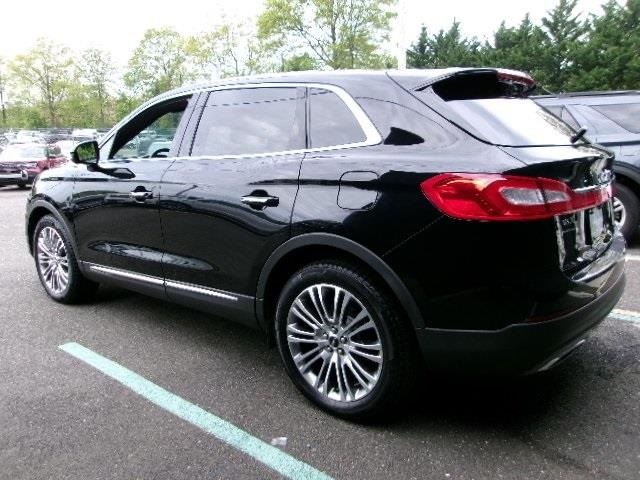 Vehicle image 4 of 10