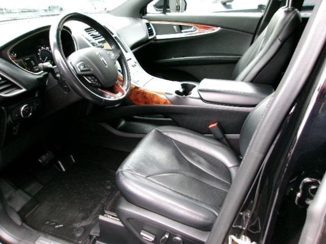 Vehicle image 9 of 10