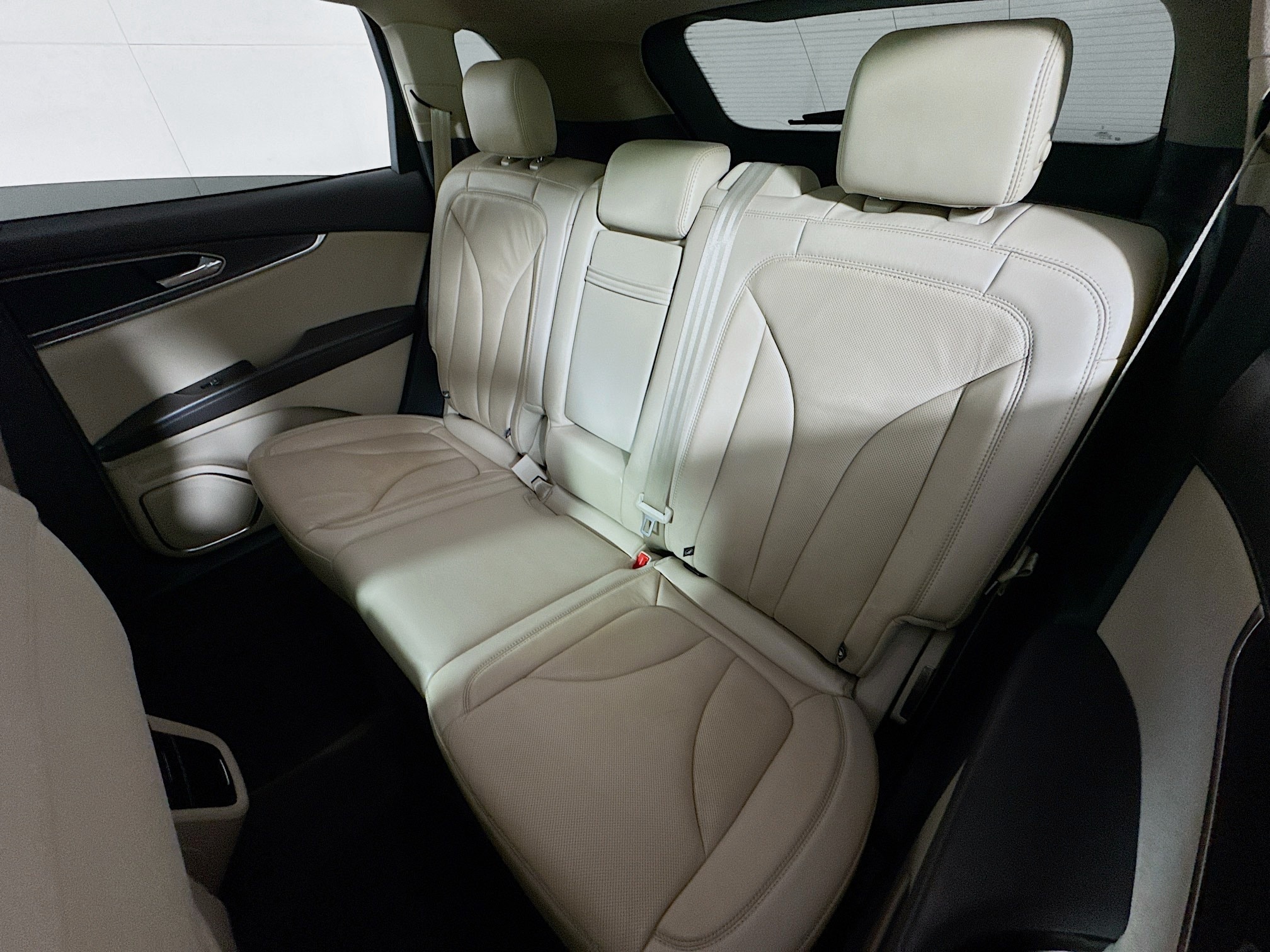 Vehicle image 13 of 32