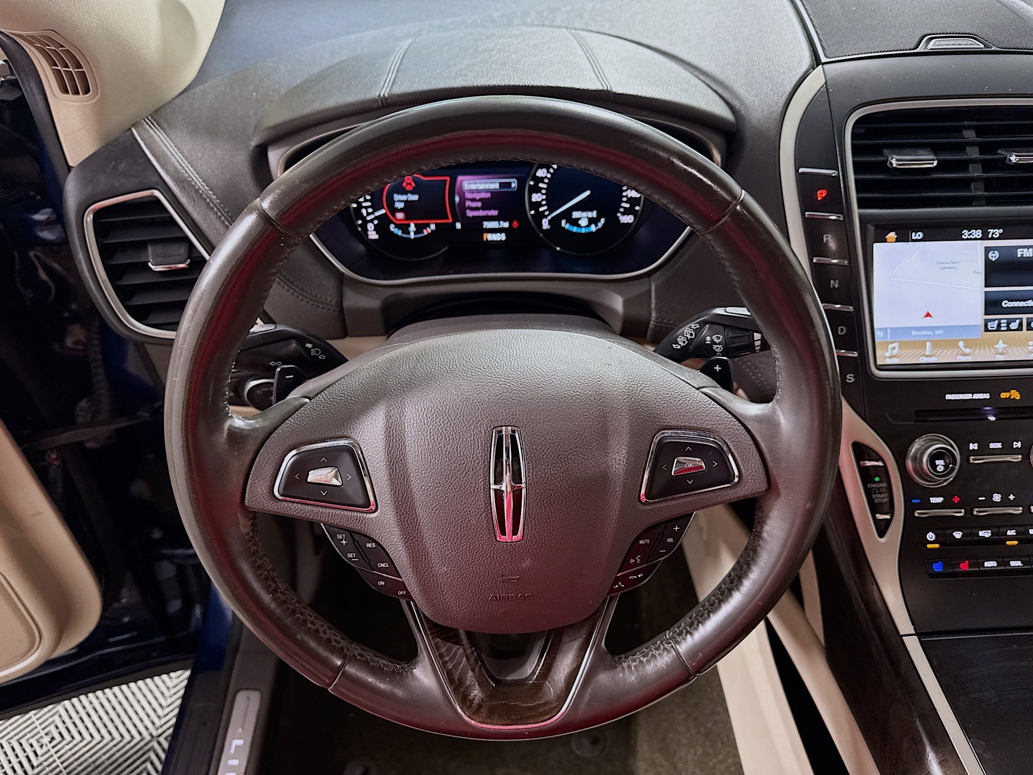 Vehicle image 29 of 32