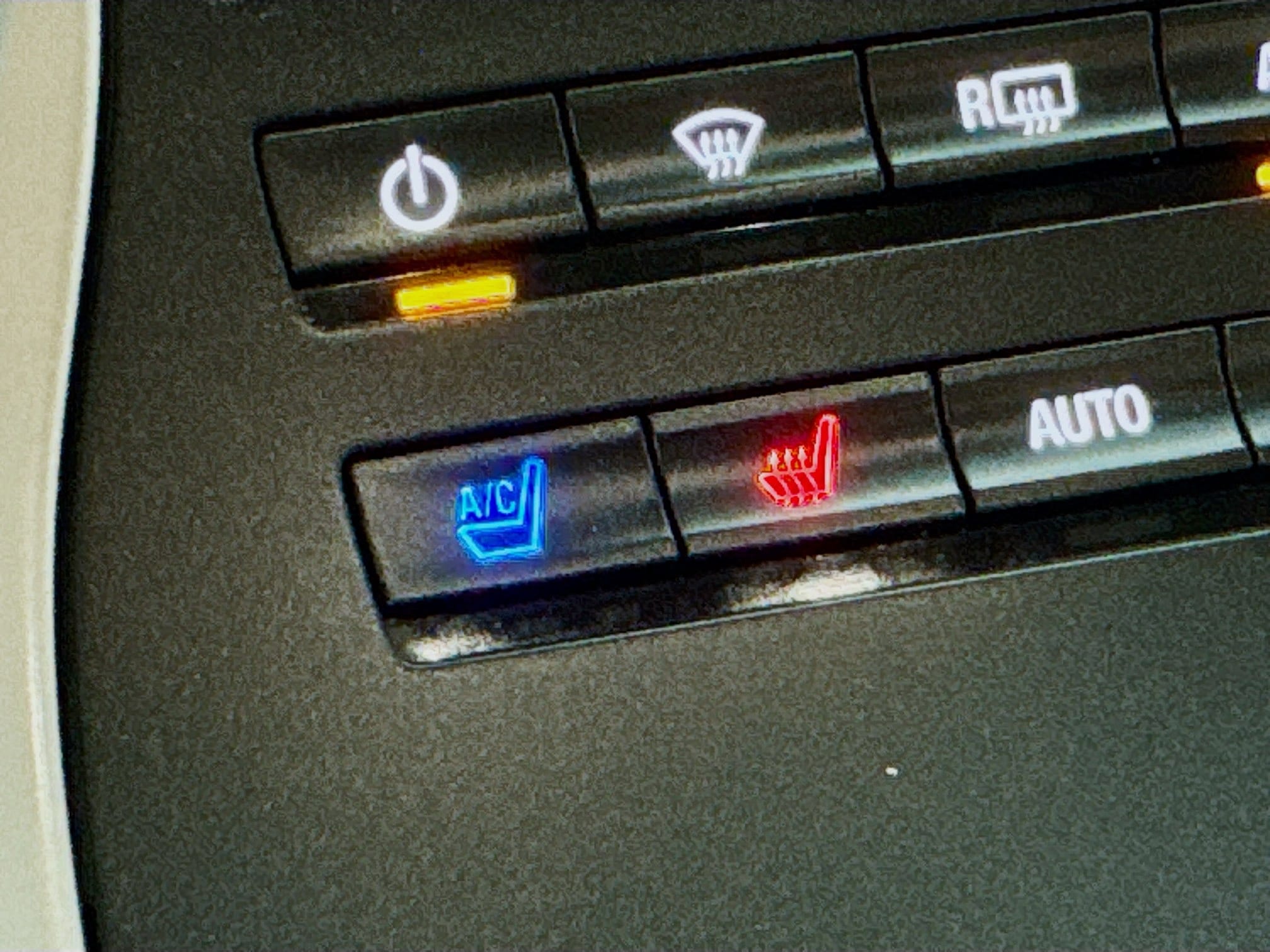 Vehicle image 26 of 32