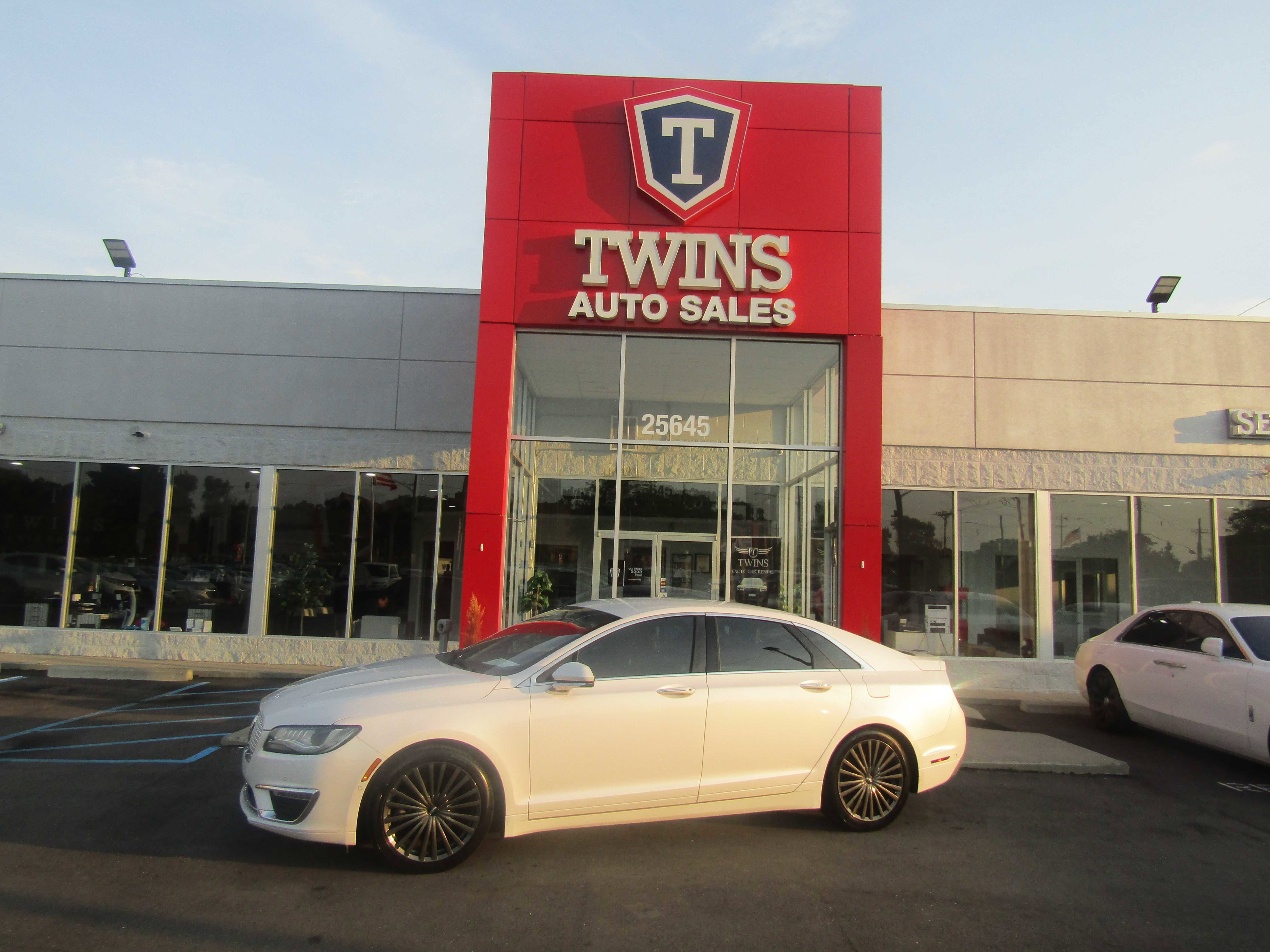 2017 Lincoln MKZ Hybrid Reserve Image 22 of 22