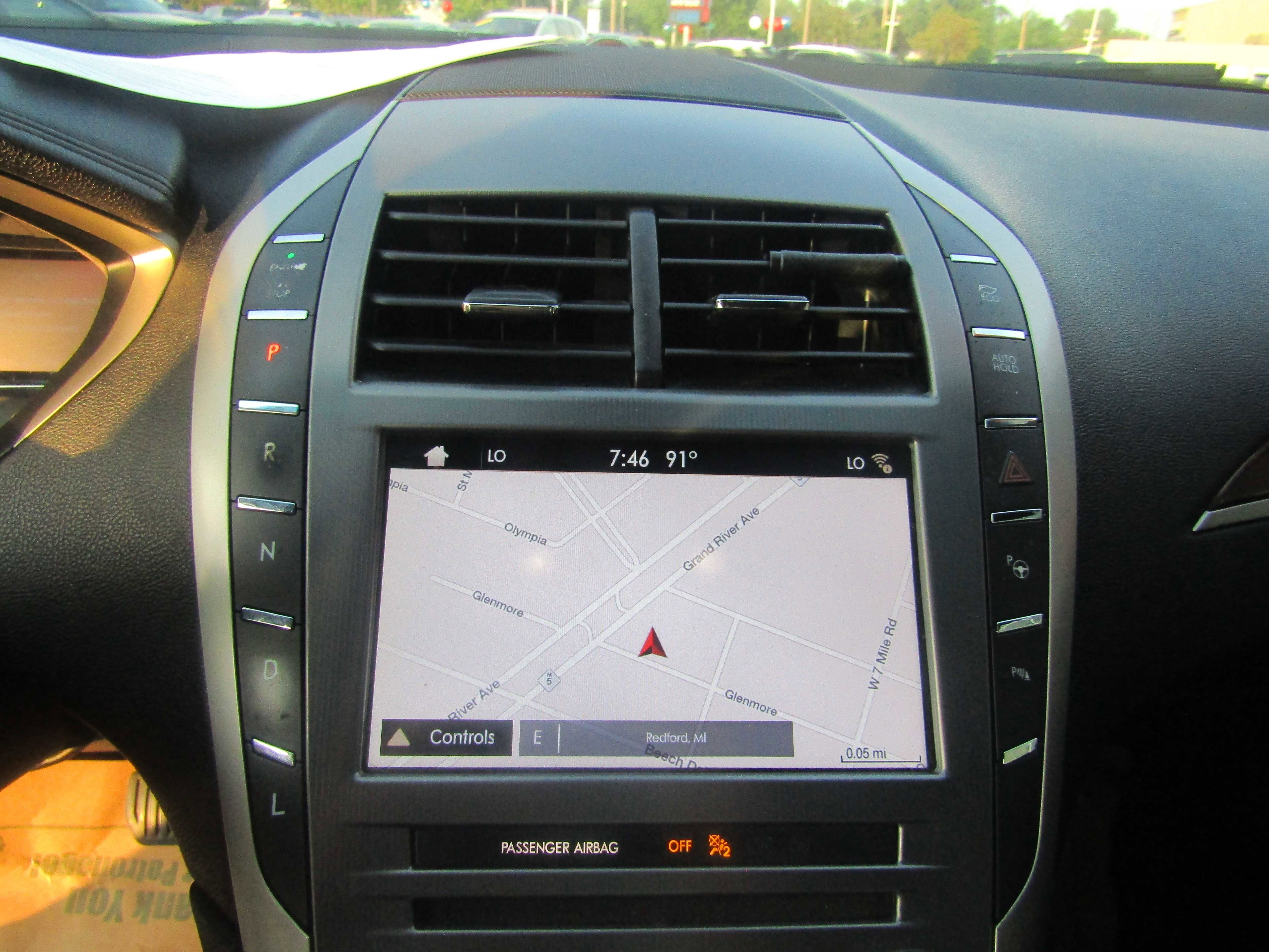 2017 Lincoln MKZ Hybrid Reserve Image 14 of 22