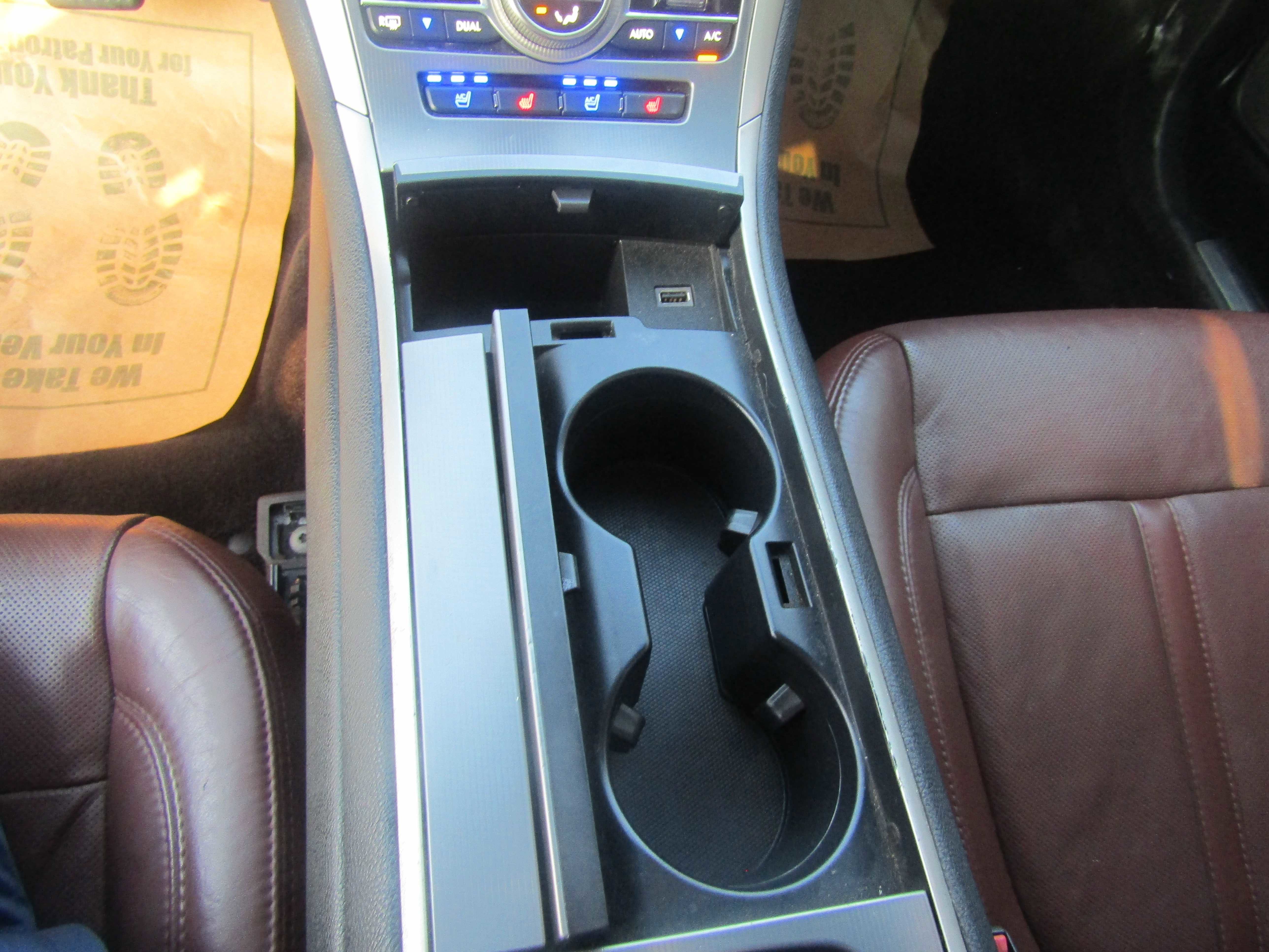 2017 Lincoln MKZ Hybrid Reserve Image 16 of 22