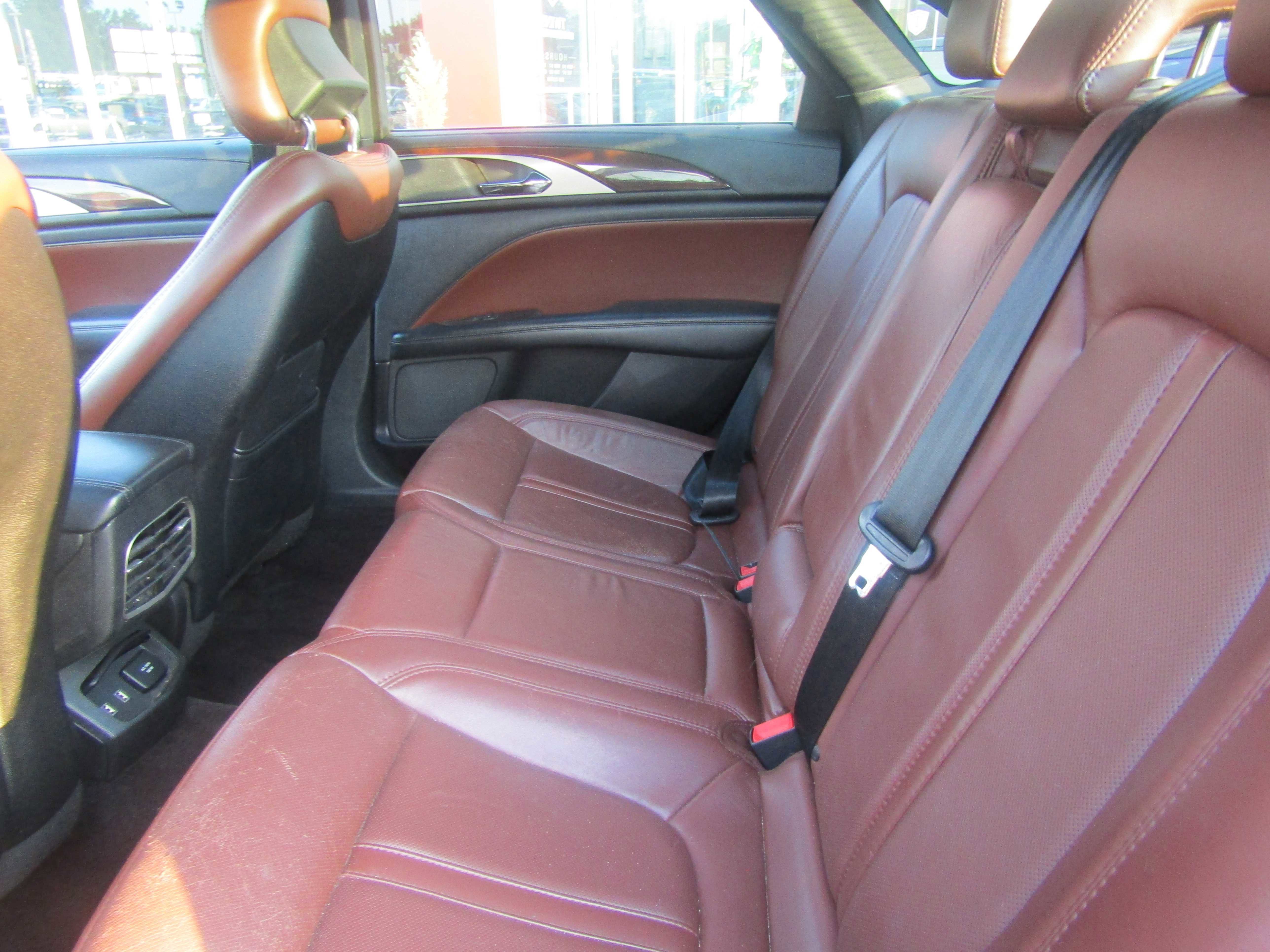 2017 Lincoln MKZ Hybrid Reserve Image 7 of 22