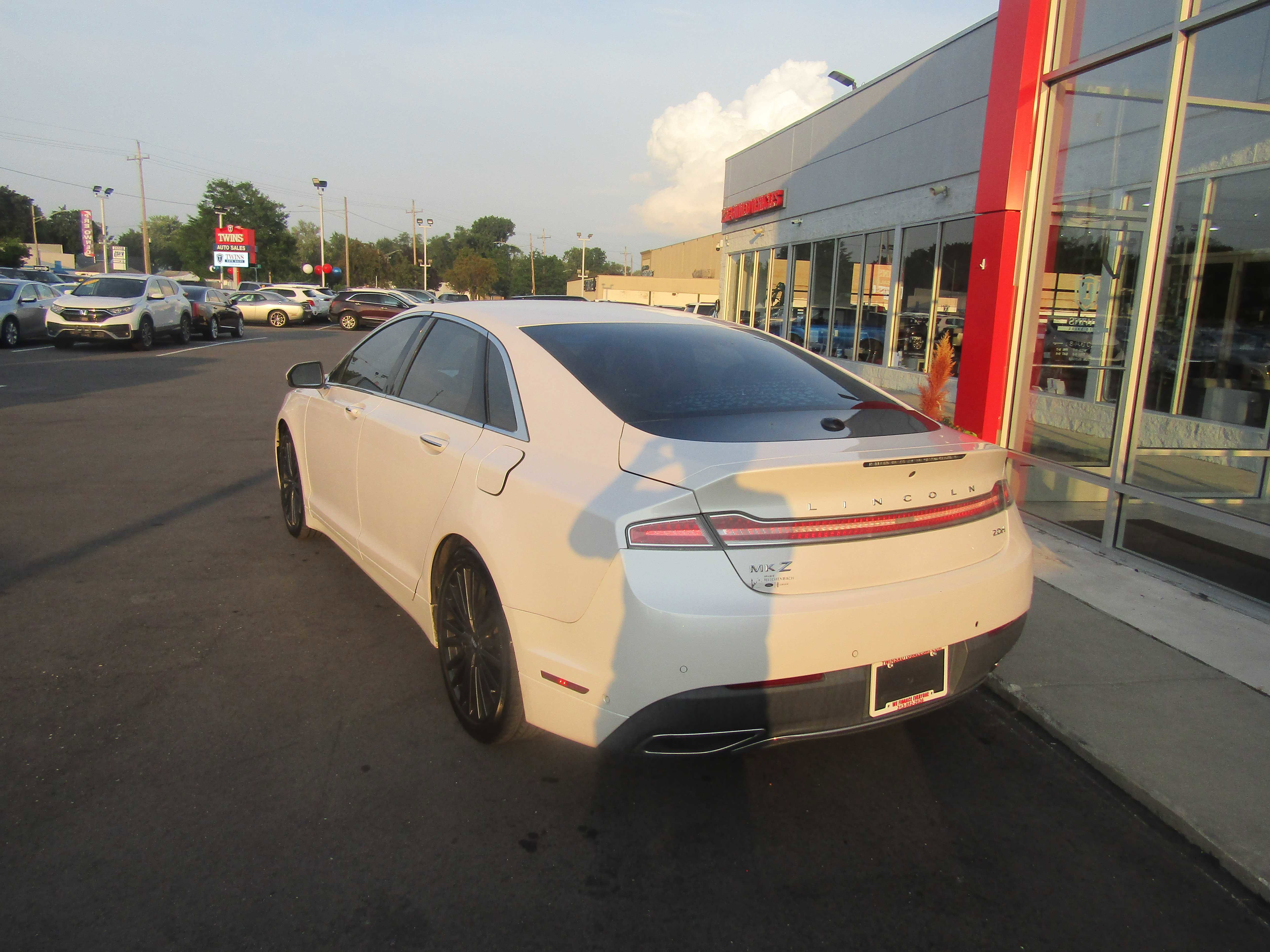 2017 Lincoln MKZ Hybrid Reserve Image 5 of 22