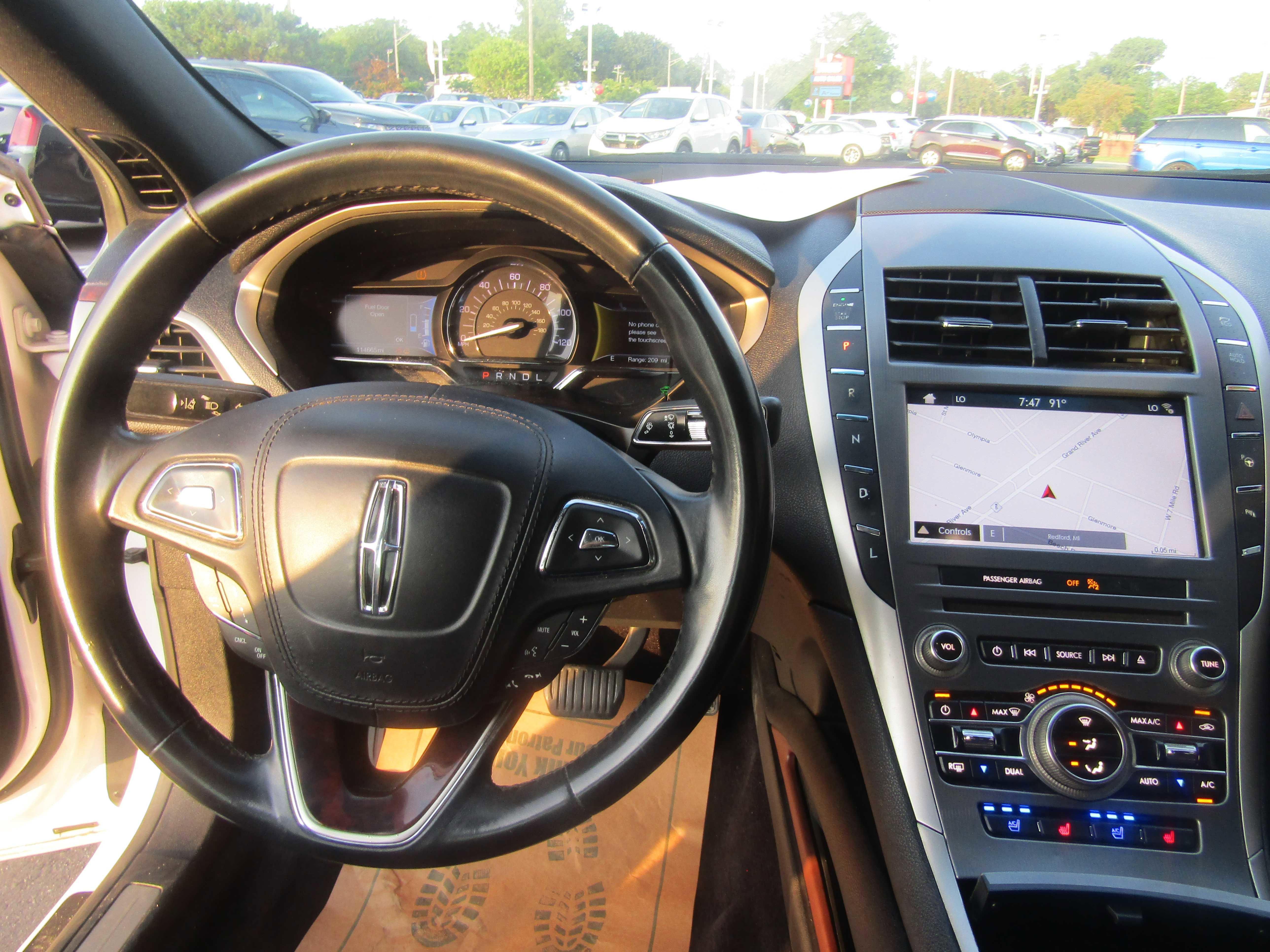 2017 Lincoln MKZ Hybrid Reserve Image 11 of 22