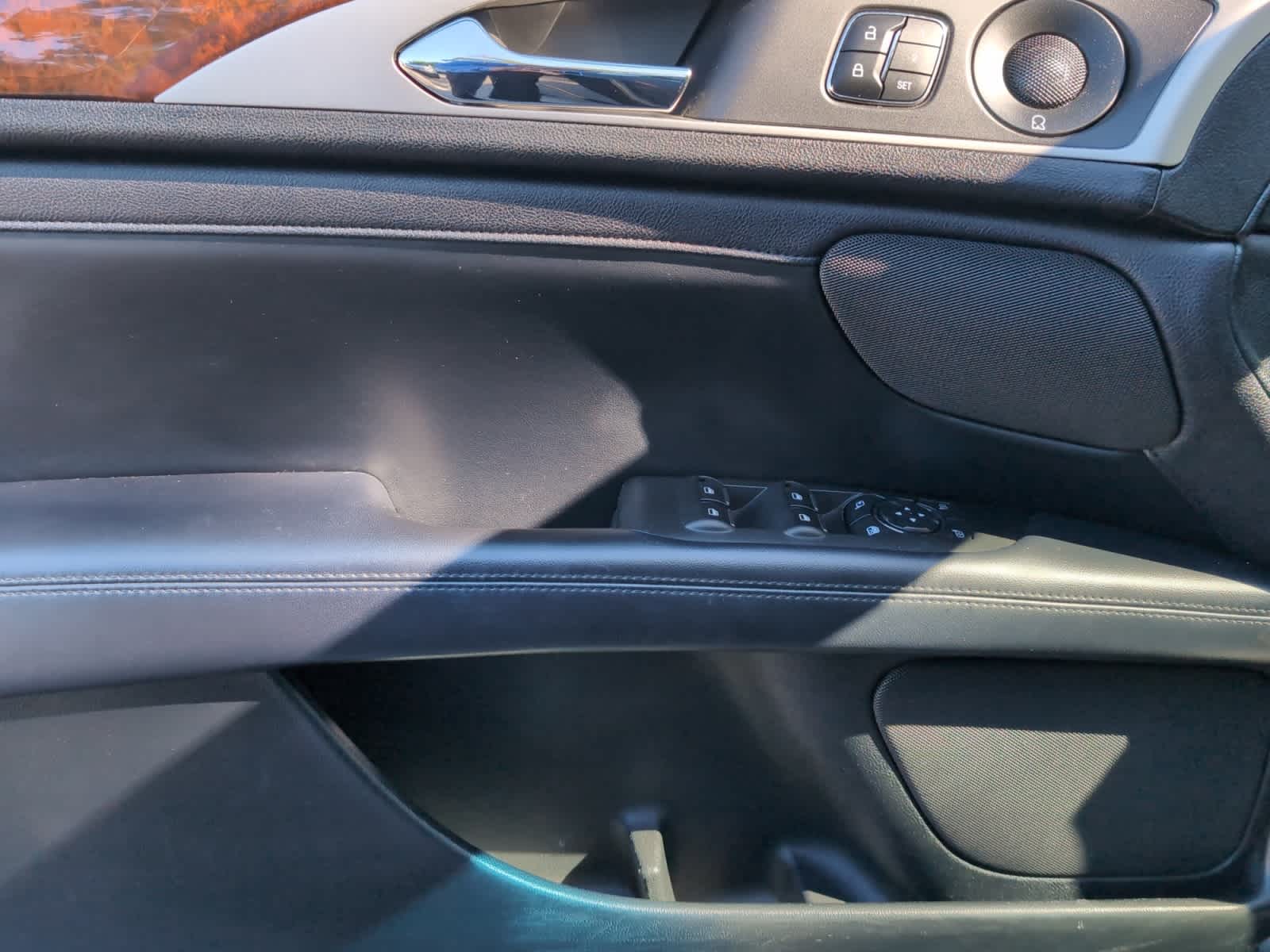 2017 Lincoln MKZ Reserve Image 17 of 22