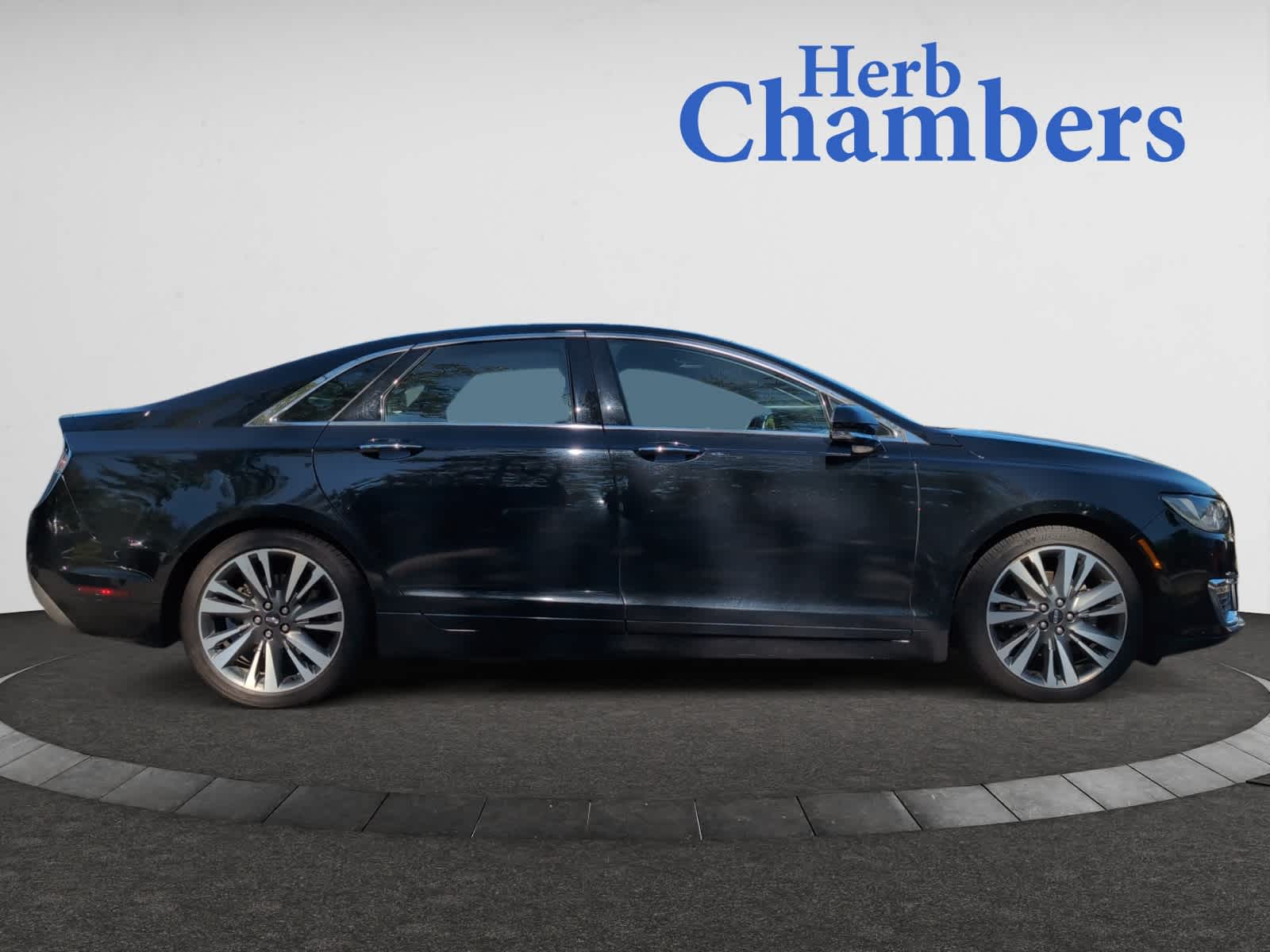 2017 Lincoln MKZ Reserve Image 4 of 22