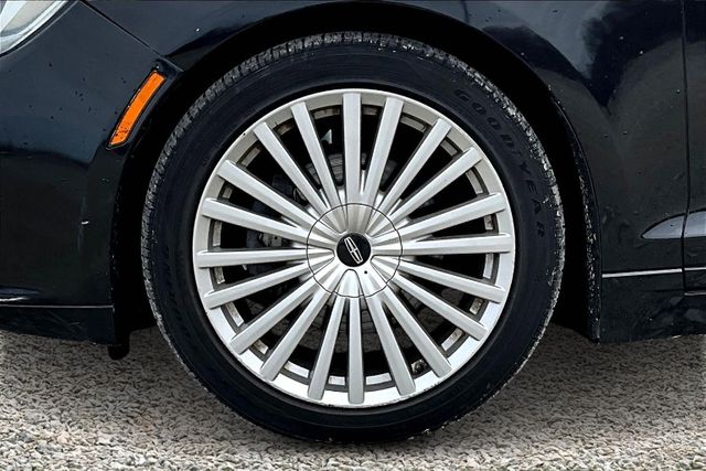 Vehicle image 11 of 33