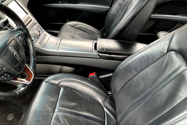 Vehicle image 14 of 33