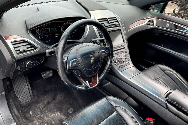 Vehicle image 13 of 33