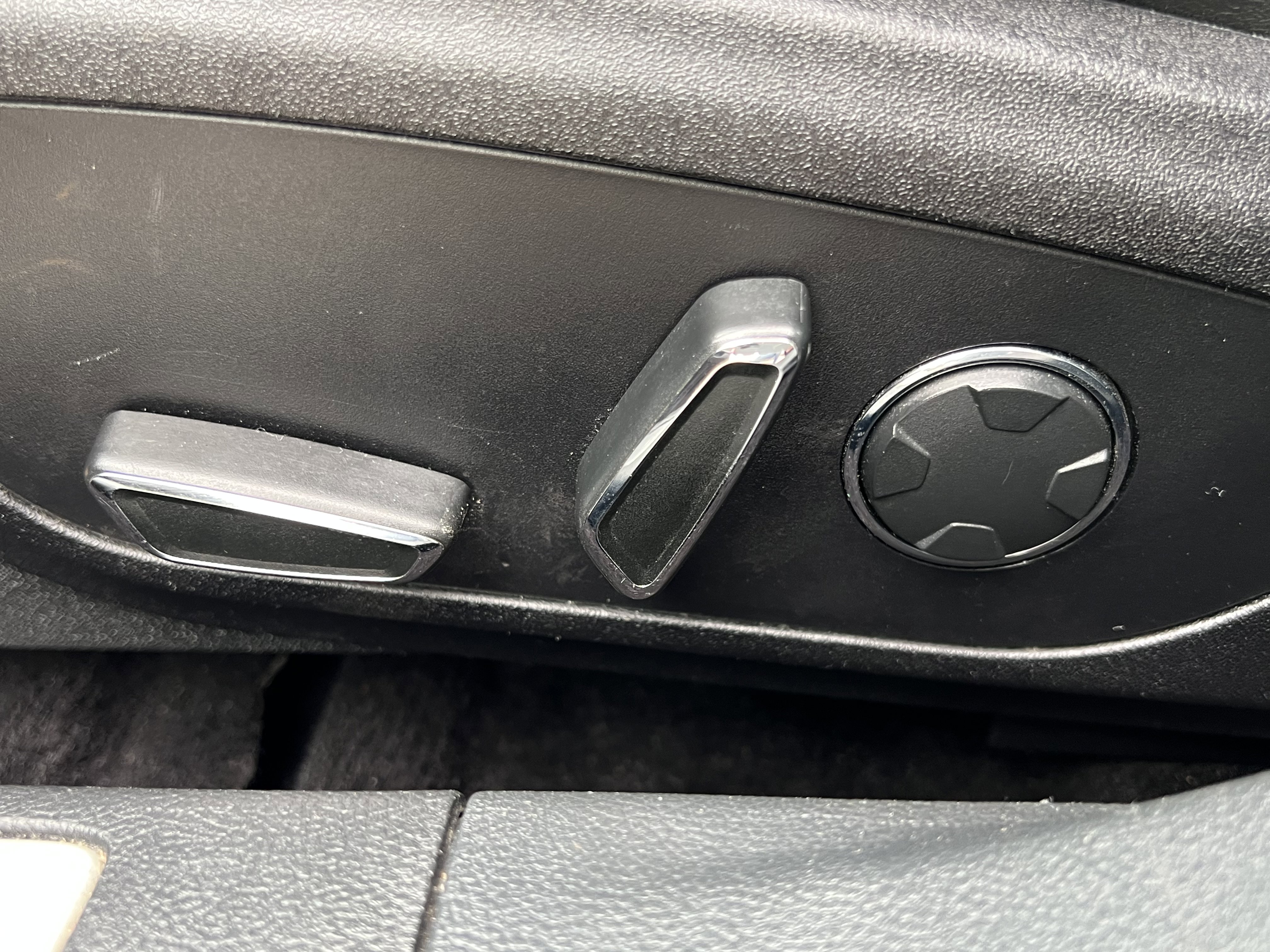 2017 Lincoln MKZ Reserve Image 19 of 32