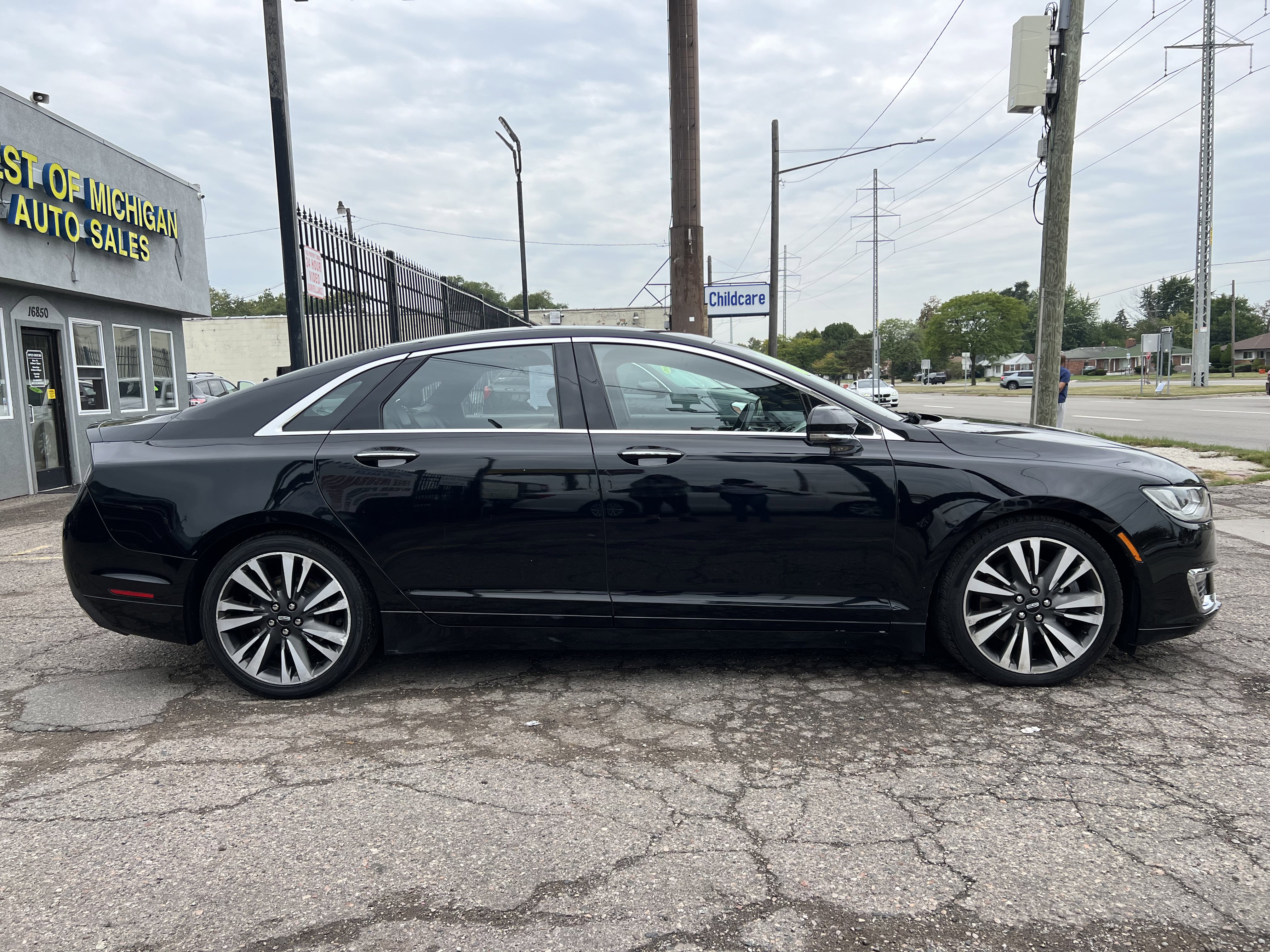 2017 Lincoln MKZ Reserve Image 5 of 32