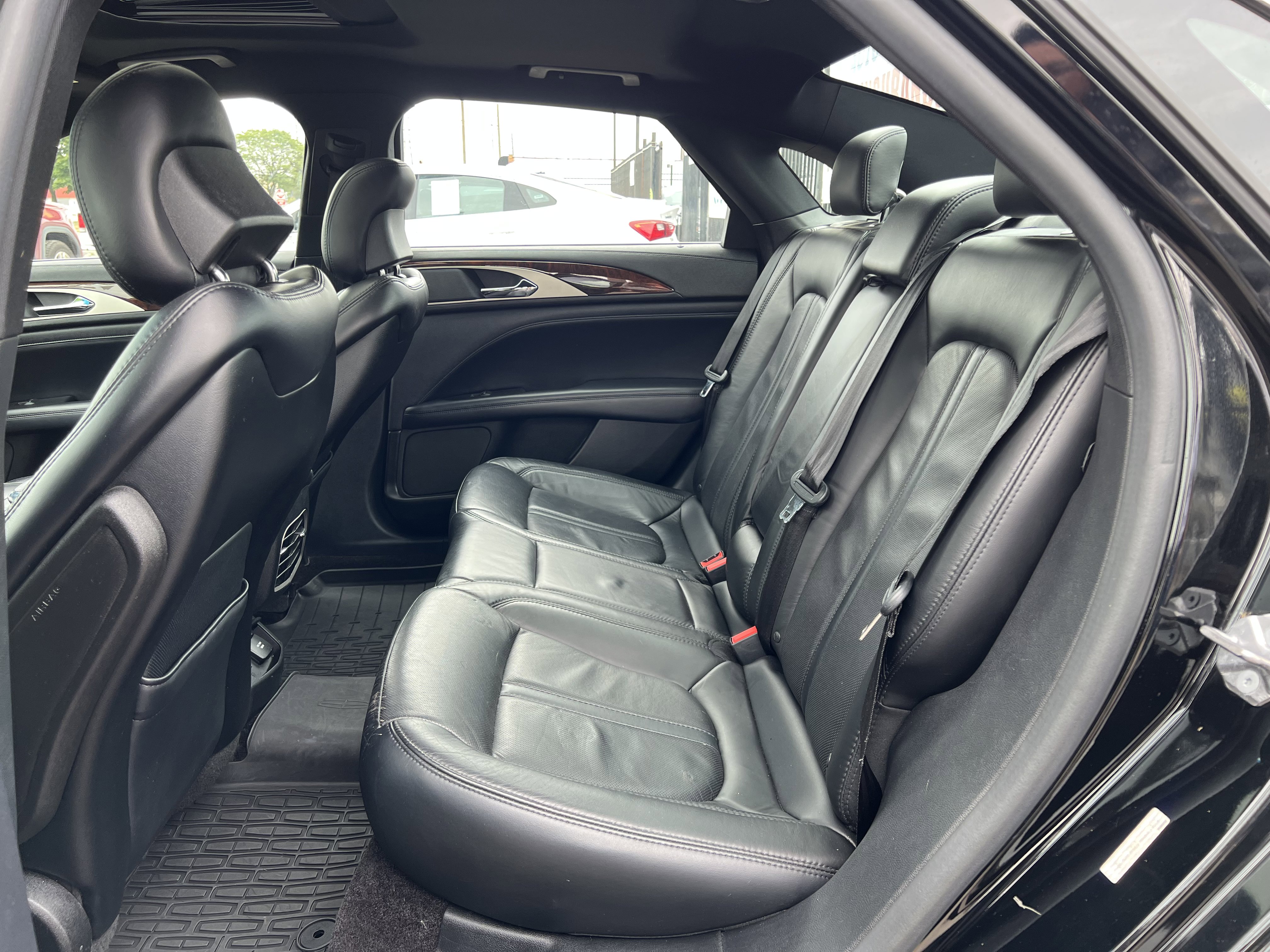 2017 Lincoln MKZ Reserve Image 10 of 32