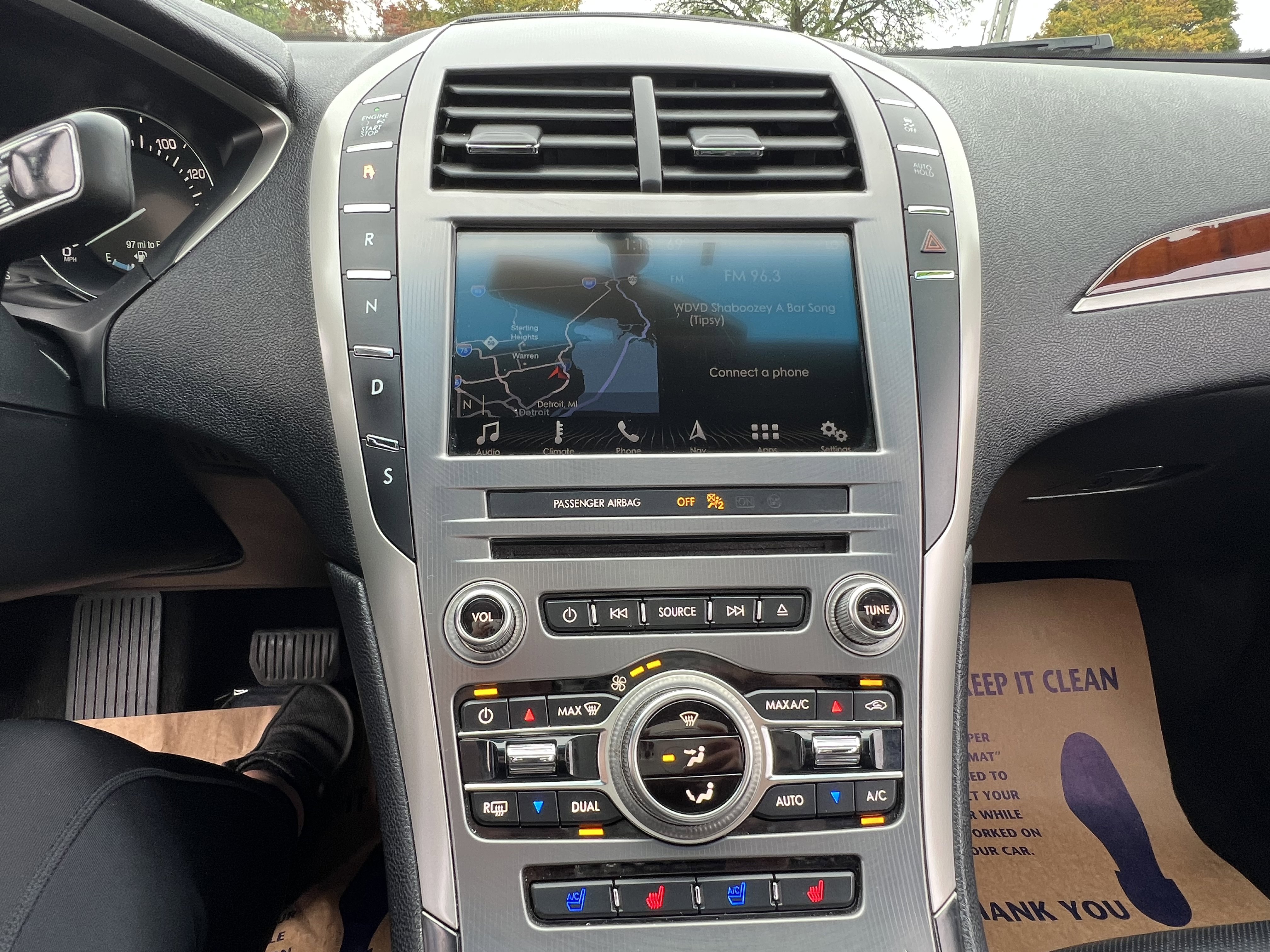 2017 Lincoln MKZ Reserve Image 16 of 32