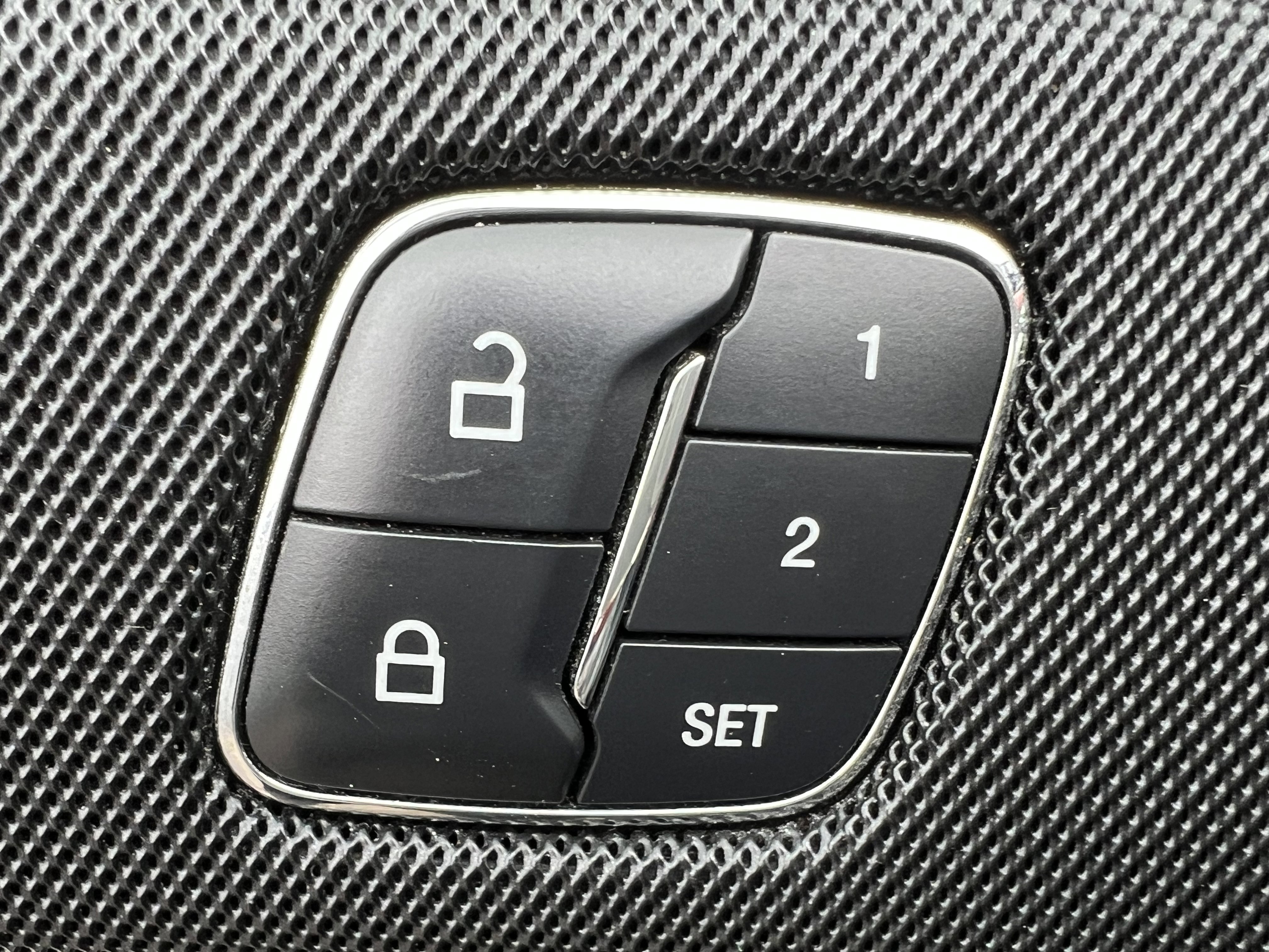 2017 Lincoln MKZ Reserve Image 30 of 32