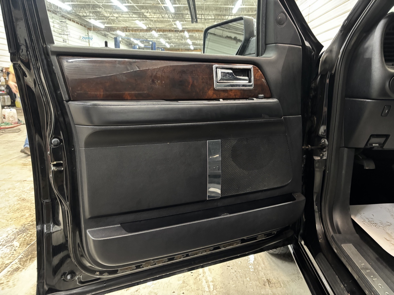 2017 Lincoln Navigator L Select Image 30 of 36