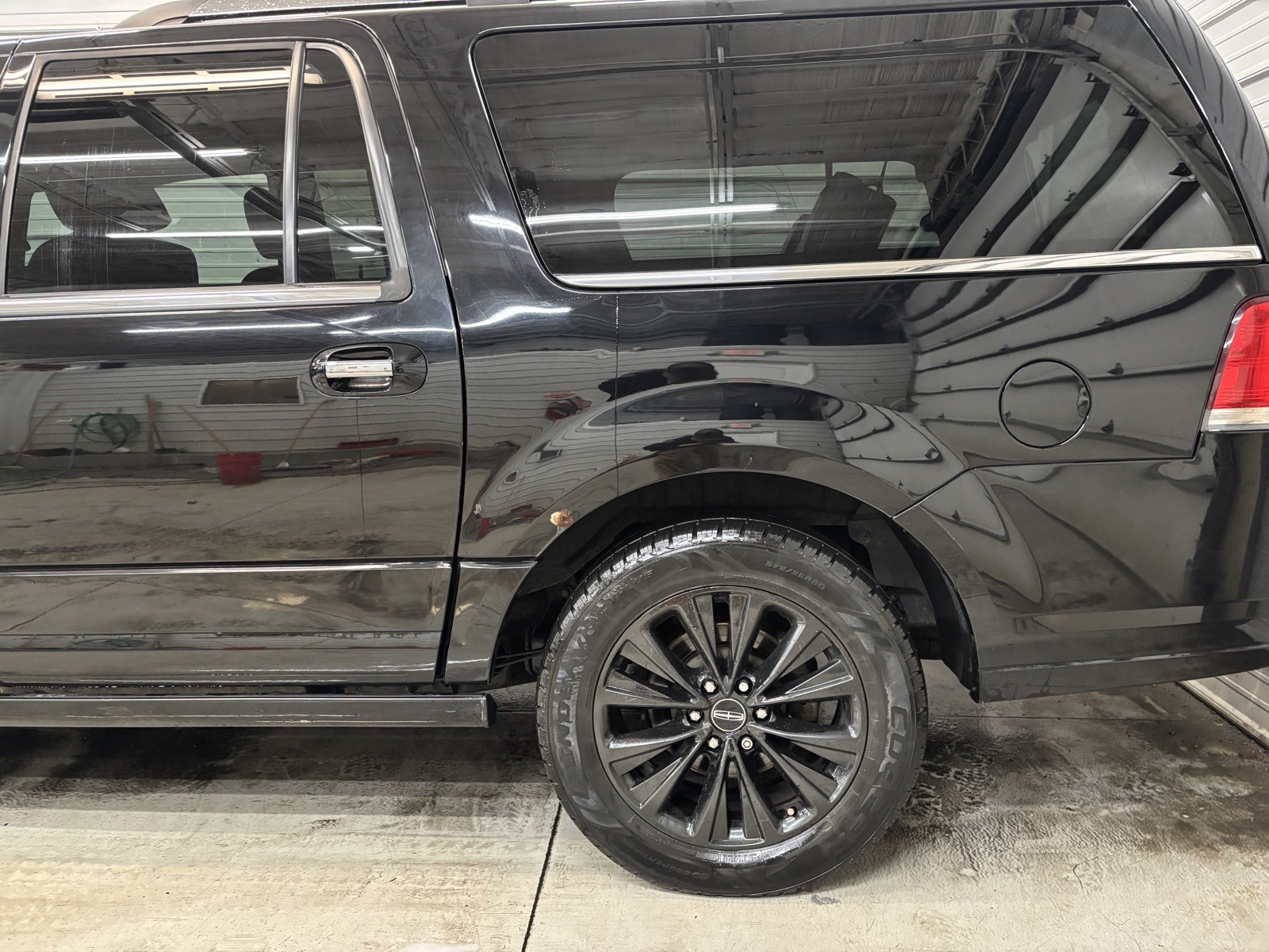 2017 Lincoln Navigator L Select Image 8 of 36