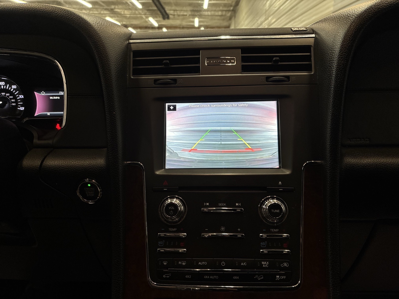 2017 Lincoln Navigator L Select Image 25 of 36