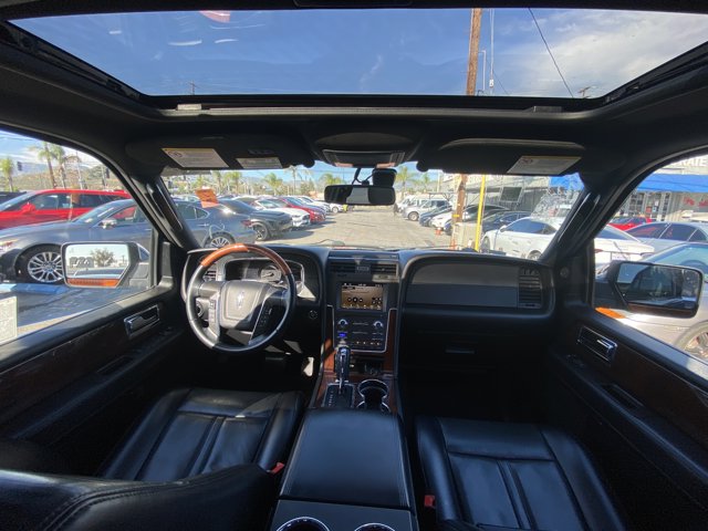 Vehicle image 17 of 24