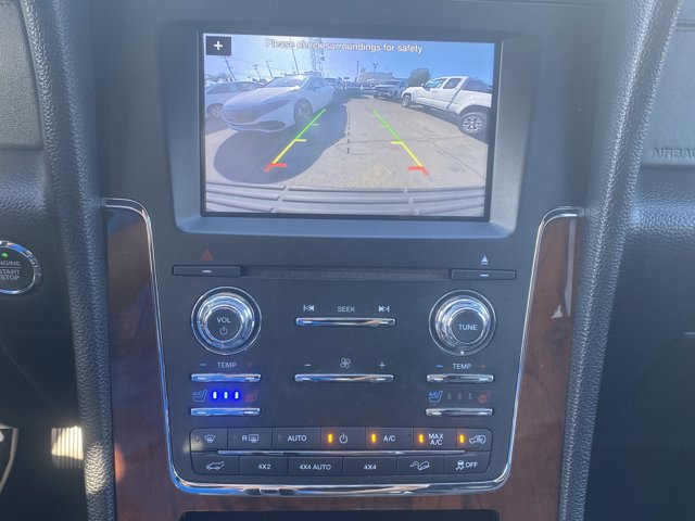 Vehicle image 10 of 24