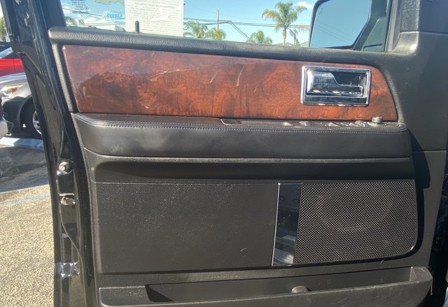 Vehicle image 7 of 24