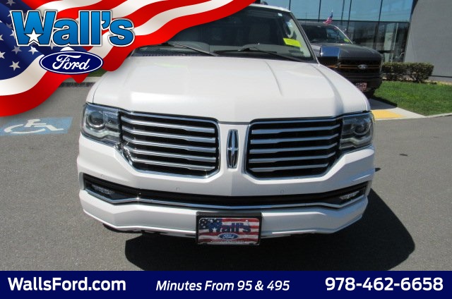 2017 Lincoln Navigator Select Image 9 of 33