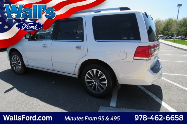 2017 Lincoln Navigator Select Image 8 of 33