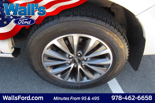 2017 Lincoln Navigator Select Image 13 of 33