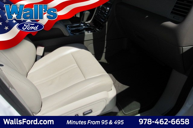 2017 Lincoln Navigator Select Image 29 of 33